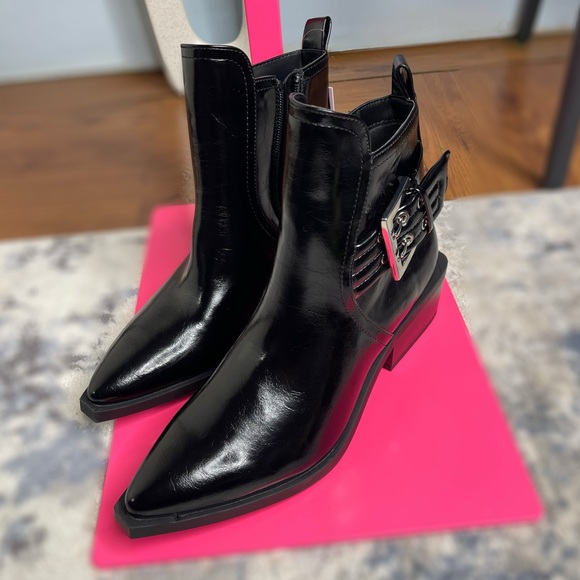 Wild Fable Giovanna Buckle Western Ankle
Boots in Black Size 7 - Picture 2 of 3